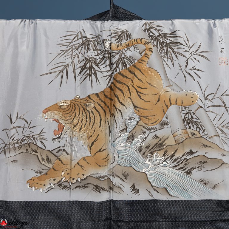 Haori da uomo blu scuro con tigre, bambù e torrente