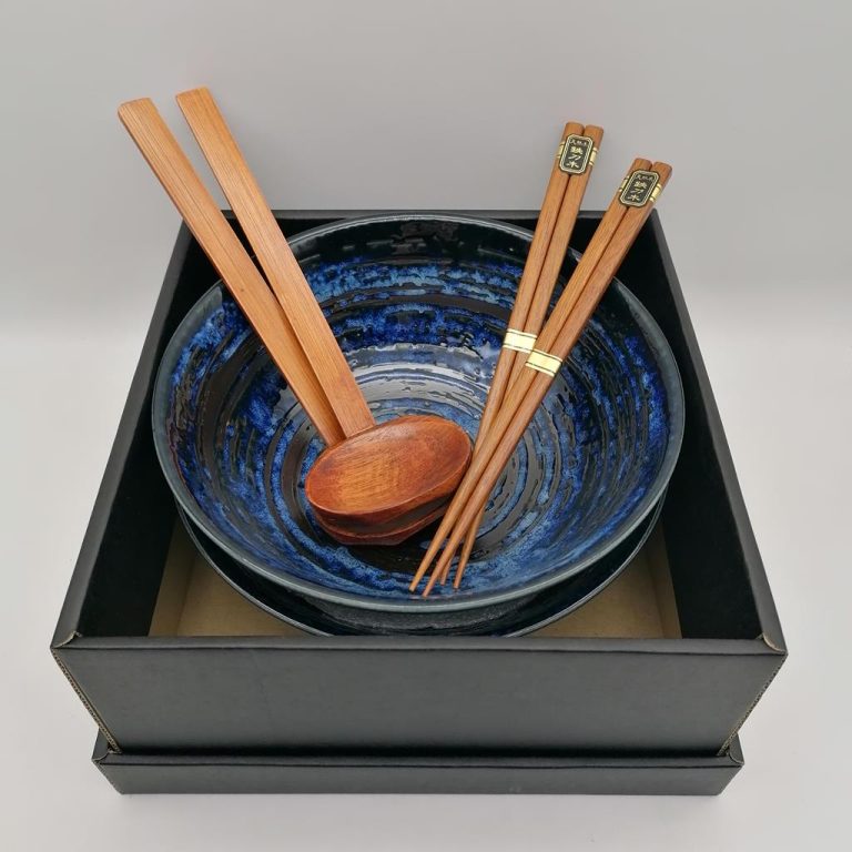 Set di due ciotole da ramen blu con spirali nere